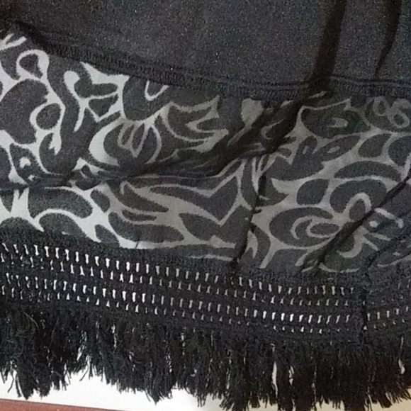 Open front smock. - Picture 2 of 6